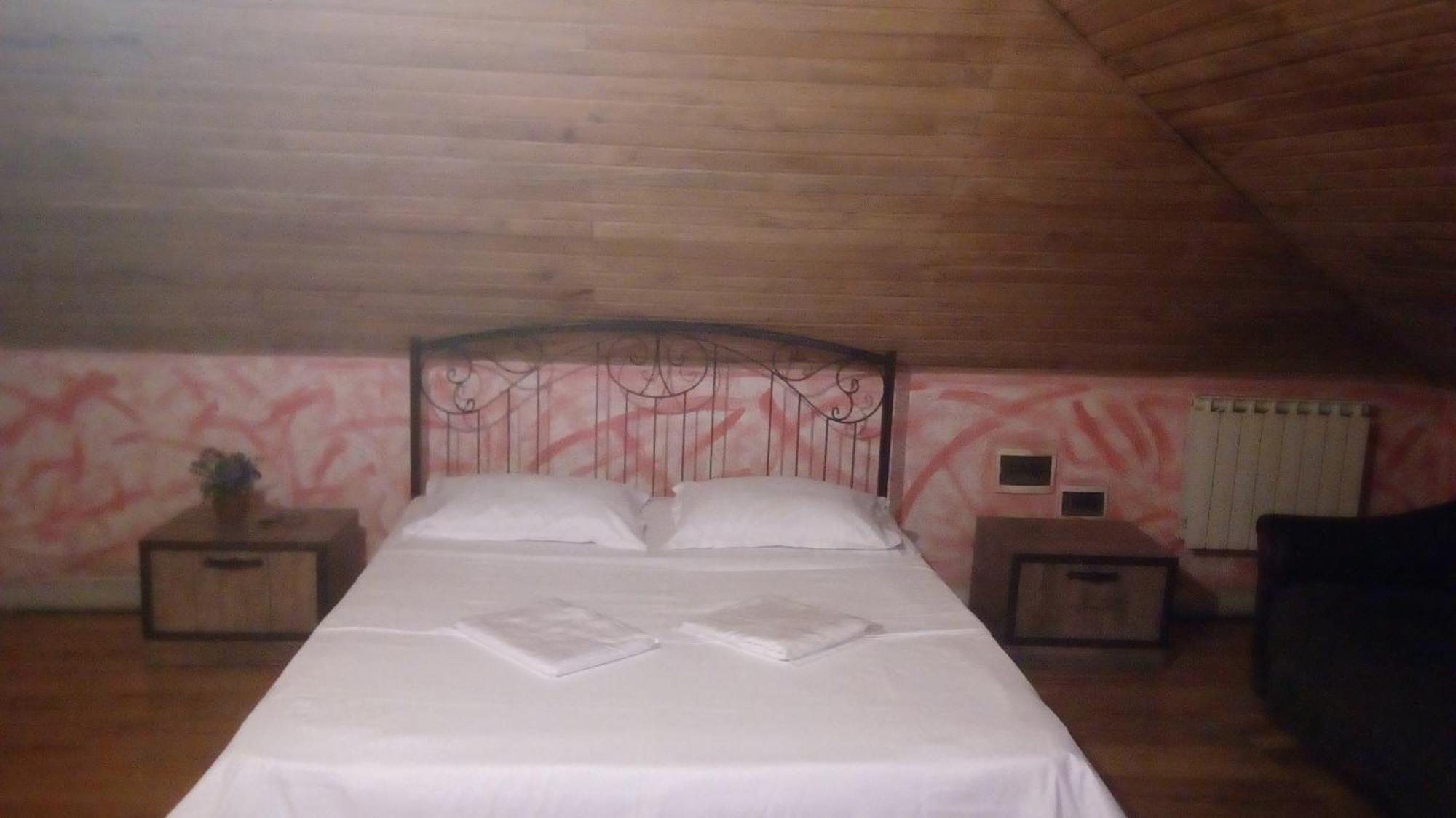 Hotel Isani Tbilisi Cameră foto