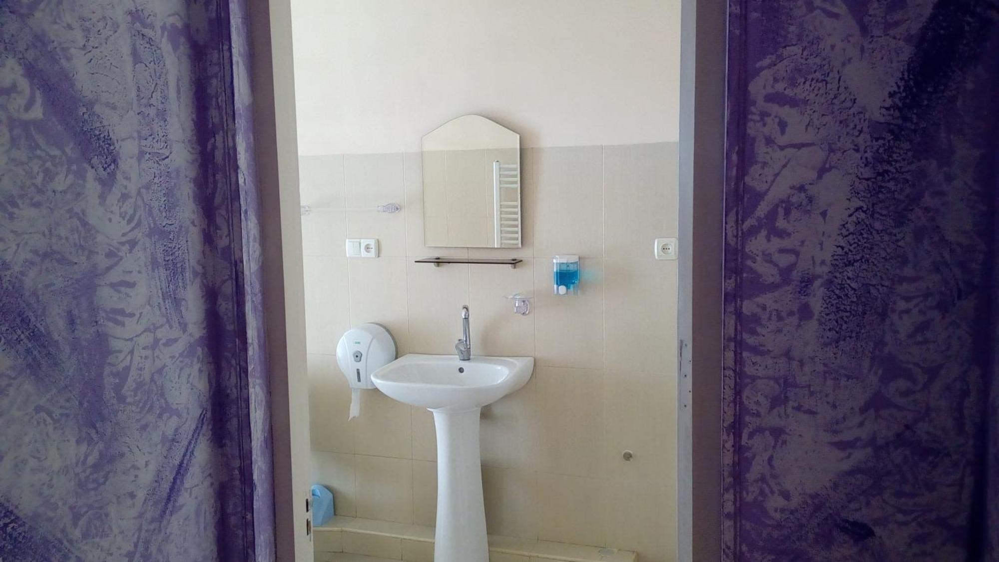 Hotel Isani Tbilisi Cameră foto