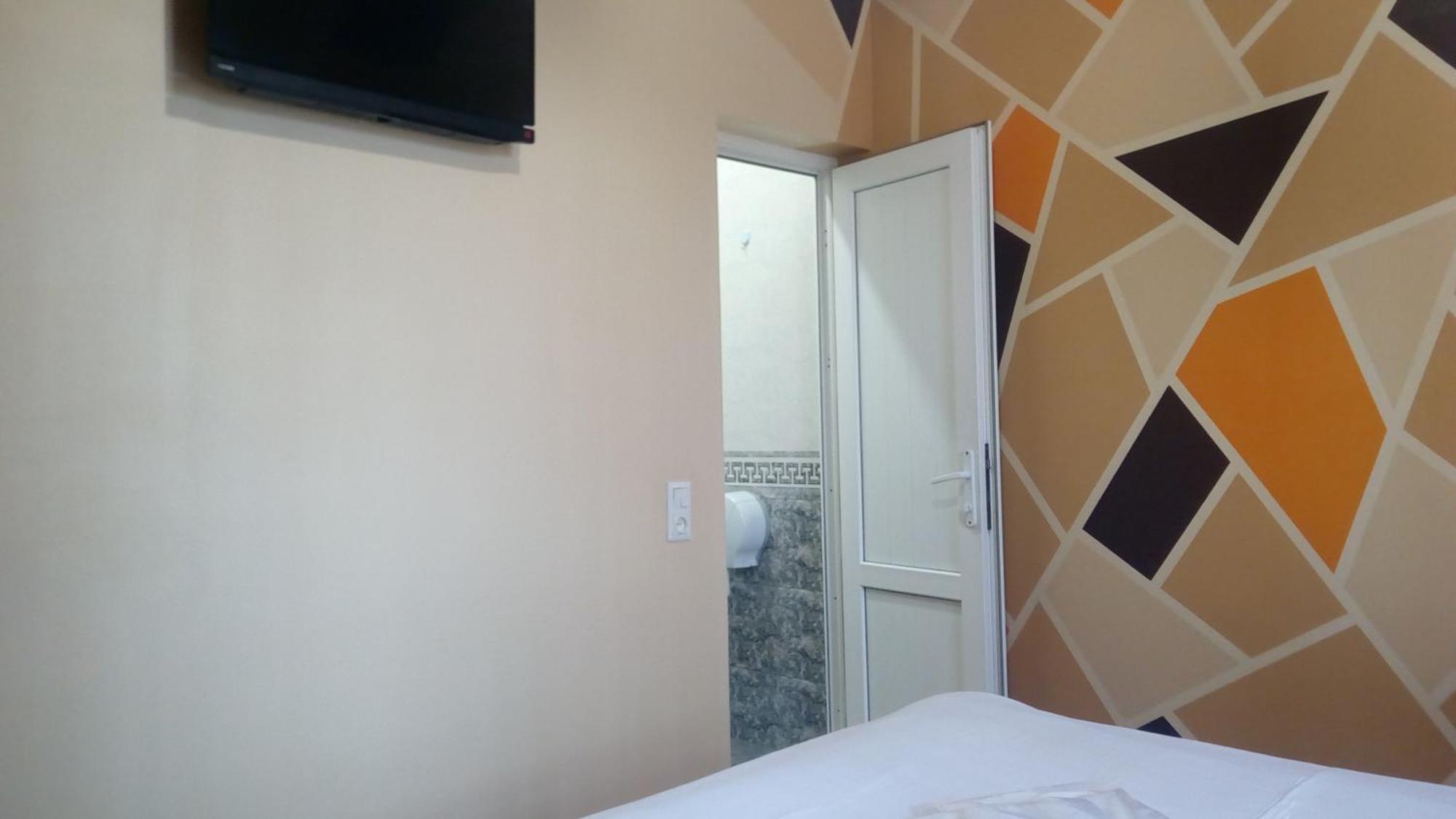 Hotel Isani Tbilisi Cameră foto