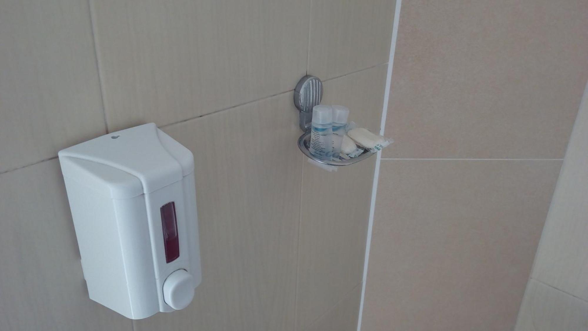 Hotel Isani Tbilisi Cameră foto