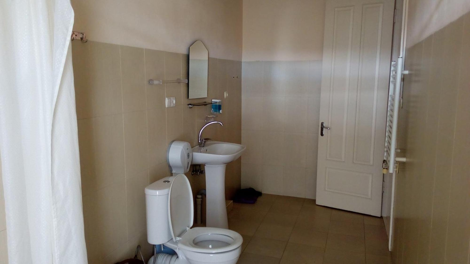 Hotel Isani Tbilisi Cameră foto